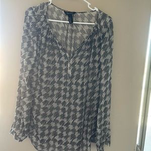 White House Black Market Black White Print Silk Long Sleeve Dressy Top Size 10